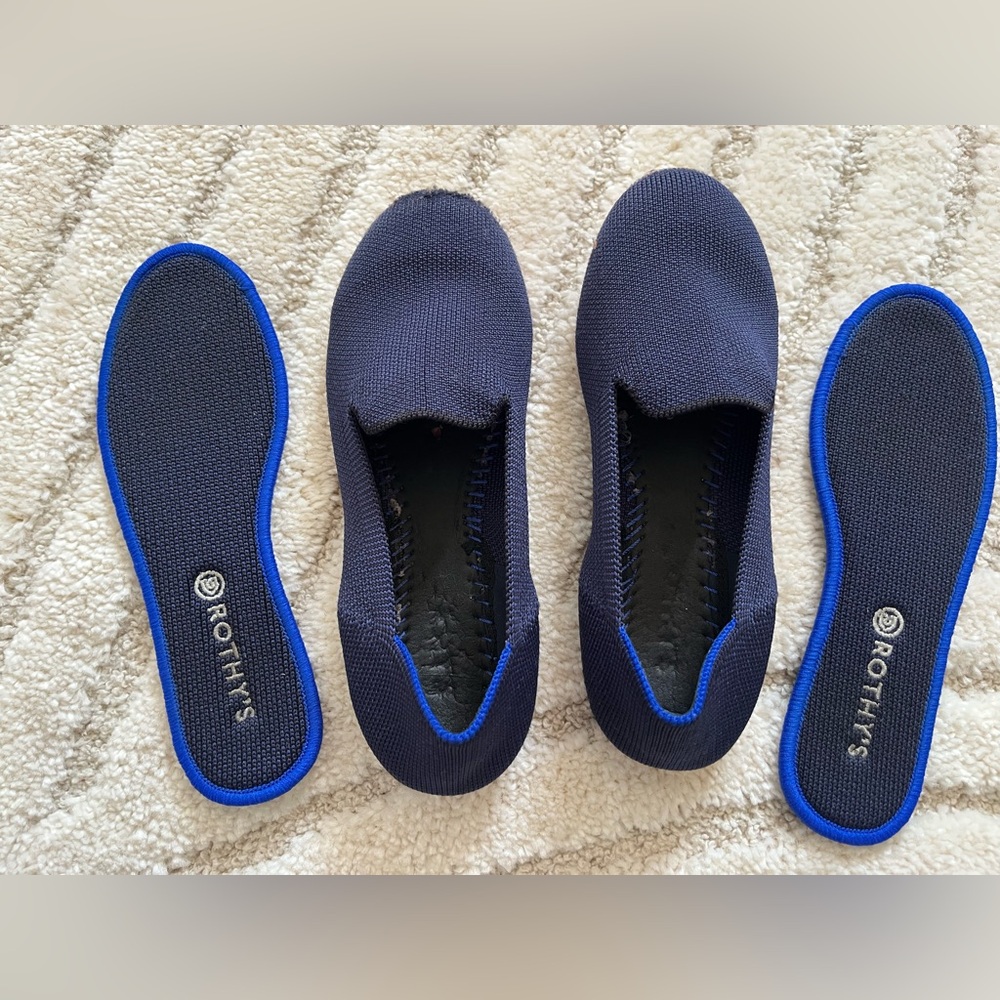 Dark blue Rothys size 2 💙 - Picture 2 of 3